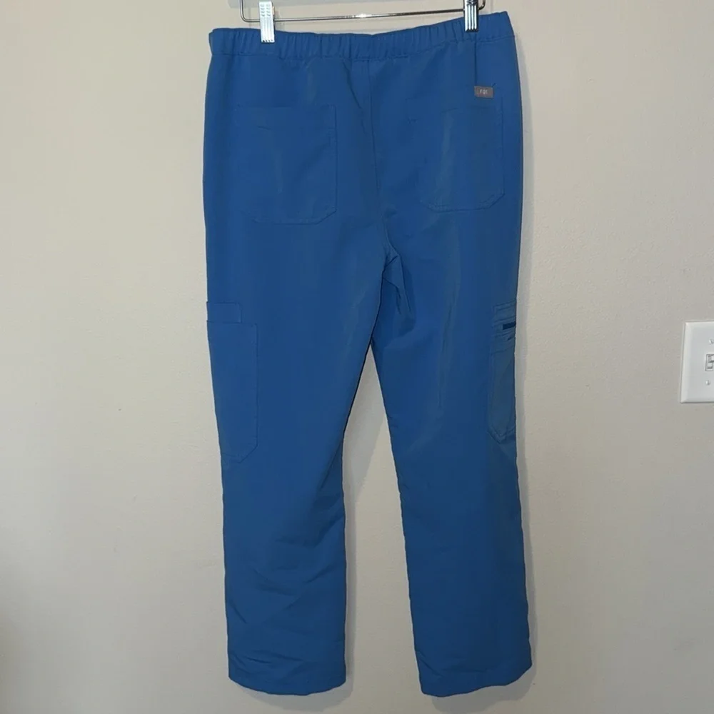 FIGS Cairo Cargo Scrub Pants Men’s Small Short Blue EUC Nurse Healthcare